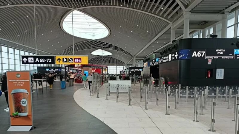 Air Corsica FCO Terminal – Leonardo da Vinci–Fiumicino Airport