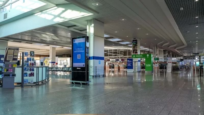 Air Corsica TLN Terminal – Toulon Hyères Airport