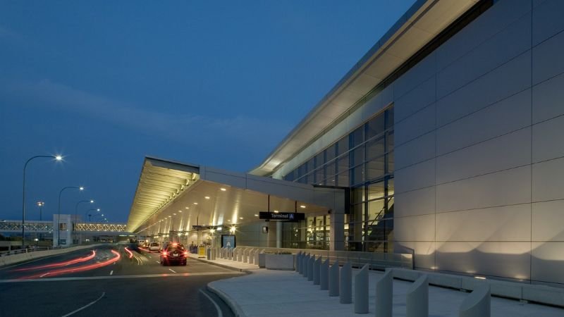 Qatar Airways BOS Terminal: Boston Logan International Airport