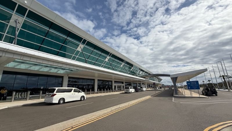 United Airlines BDA Terminal – L.F. Wade International Airport