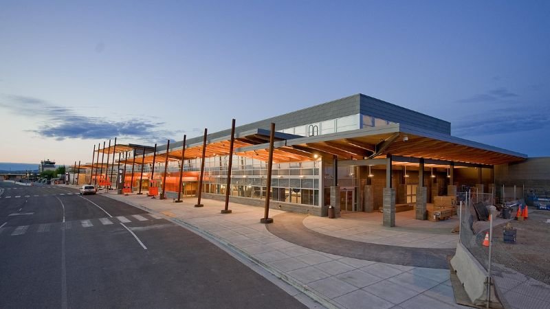 United Airlines FAI Terminal – Fairbanks International Airport