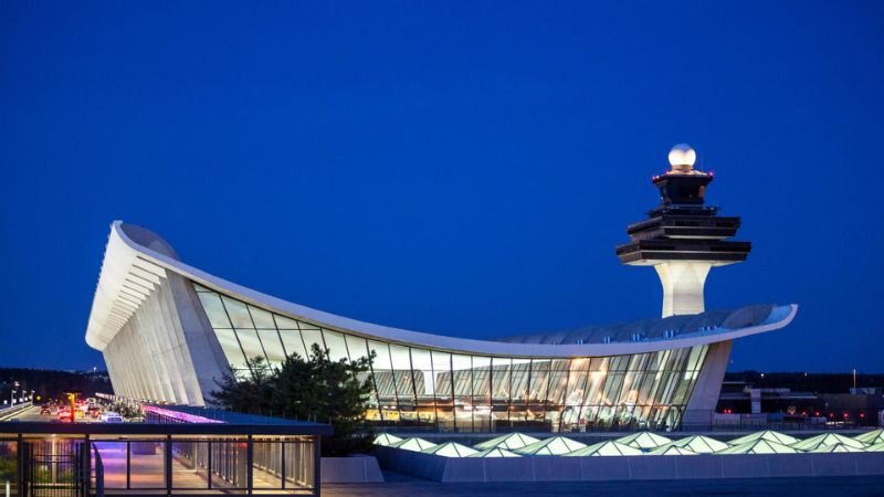 United Airlines IAD Terminal – Dulles International Airport